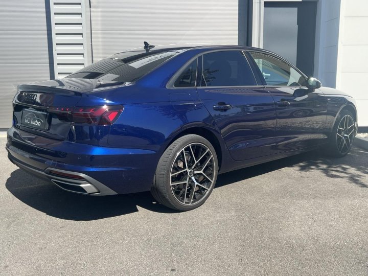 Audi A4 — photo 4
