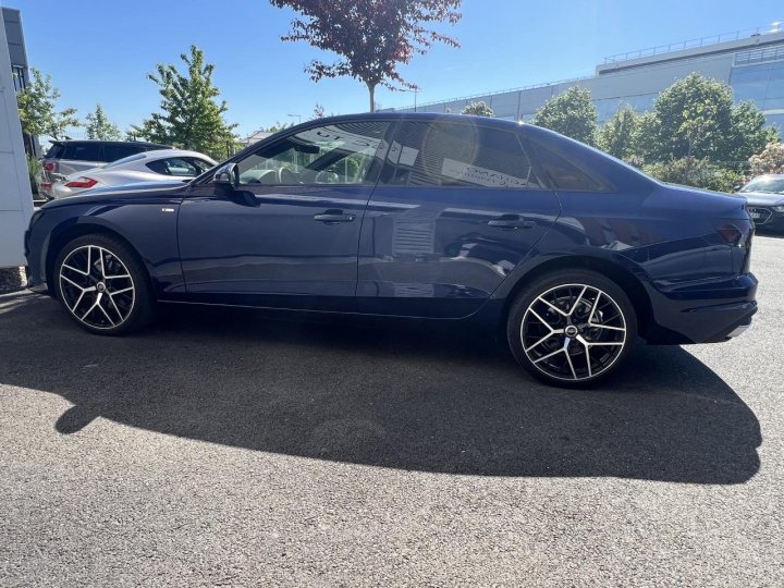 Audi A4 — photo 6