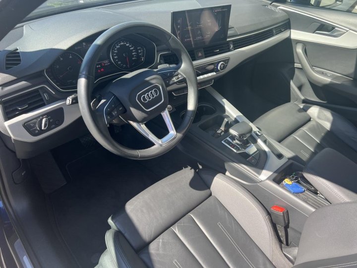 Audi A4 — photo 8