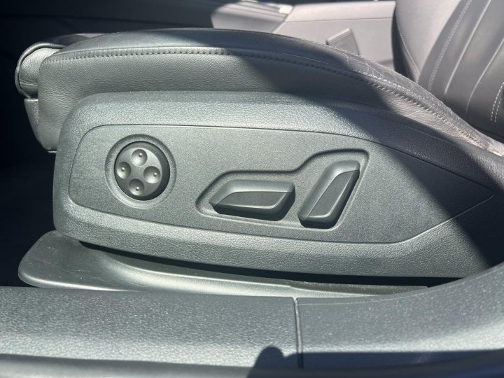 Audi A4 — photo 14
