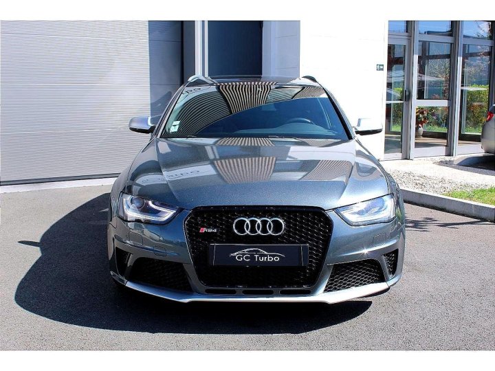 Audi RS4 Avant — photo 2