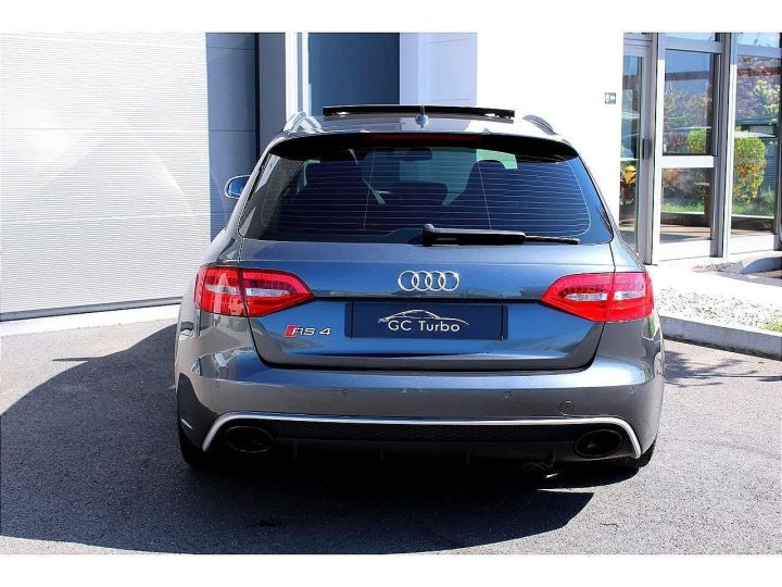 Audi RS4 Avant — photo 5