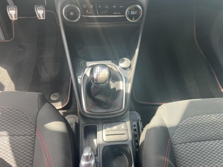 Ford Fiesta — photo 11