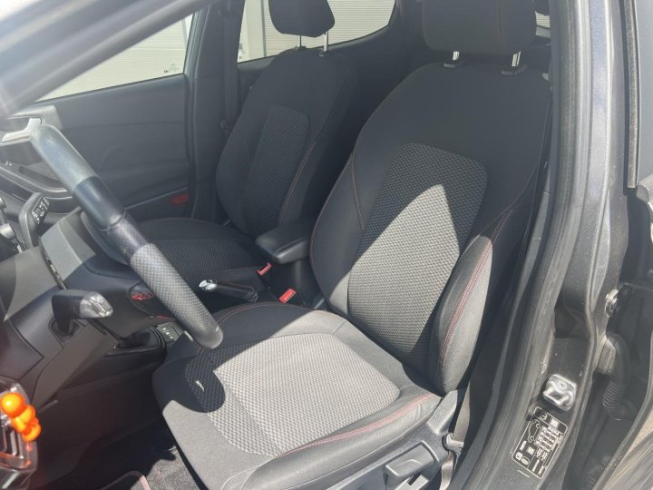 Ford Fiesta — photo 12
