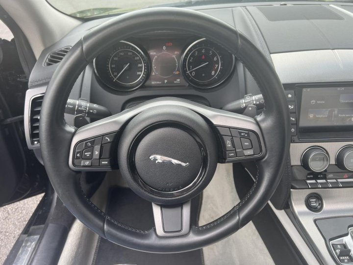 Jaguar F-Type — photo 11