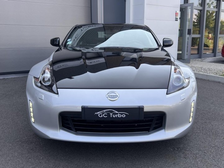 Nissan 370Z — photo 2