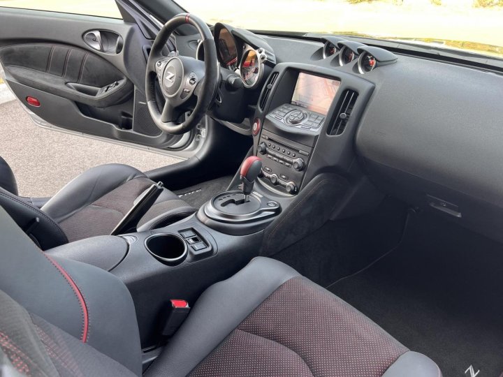Nissan 370Z — photo 12