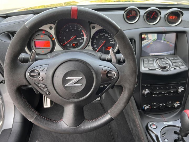 Nissan 370Z — photo 13