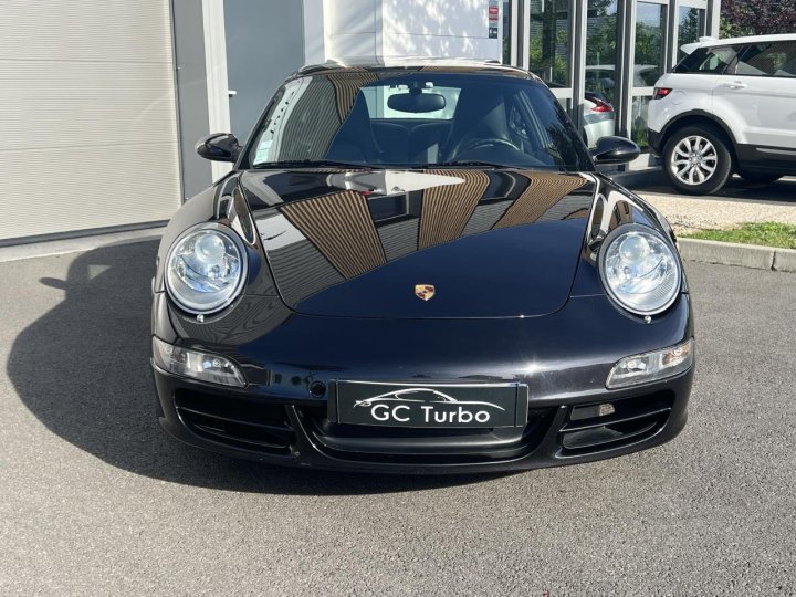 Porsche 911 Carrera 4S — photo 2