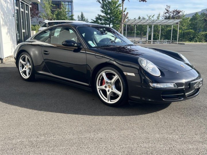 Porsche 911 Carrera 4S — photo 3