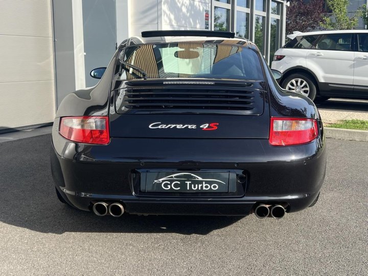 Porsche 911 Carrera 4S — photo 5