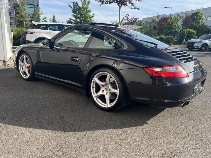 Porsche 911 Carrera 4S — photo 6
