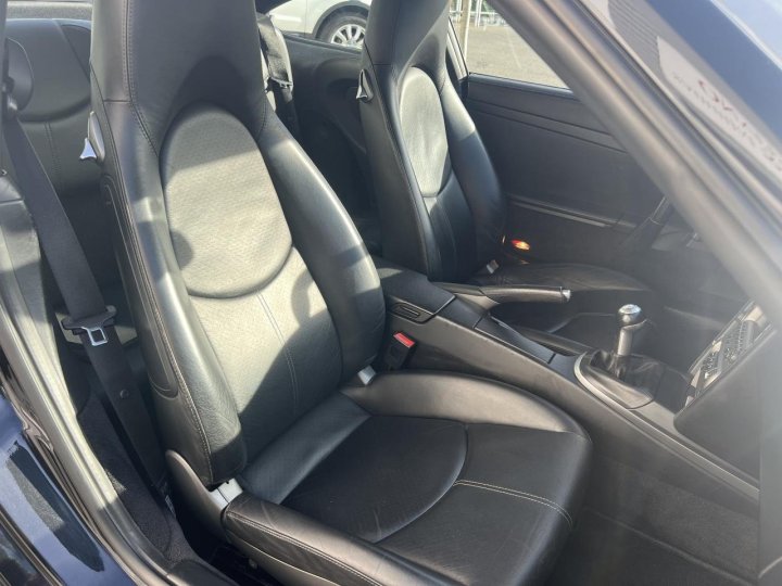 Porsche 911 Carrera 4S — photo 15