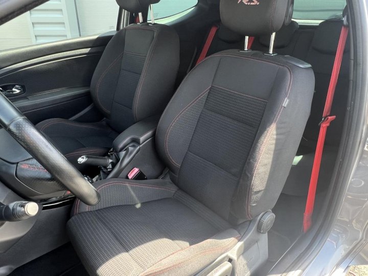 Renault Mégane III RS — photo 13