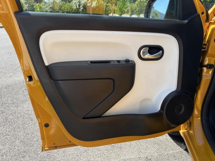 Renault Twingo III — photo 7