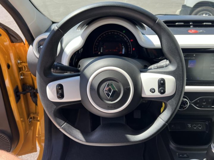 Renault Twingo III — photo 9