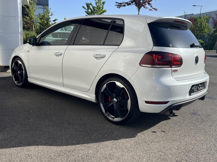 Volkswagen Golf VI GTI — photo 6