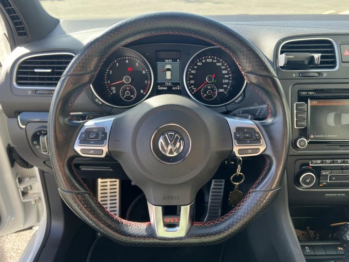 Volkswagen Golf VI GTI — photo 9