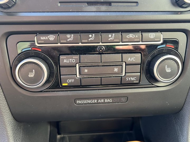 Volkswagen Golf VI GTI — photo 11