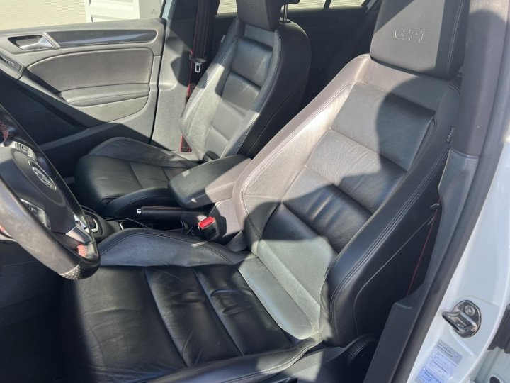 Volkswagen Golf VI GTI — photo 13