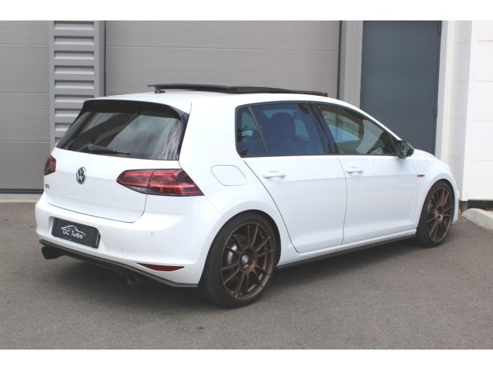 Volkswagen Golf VII GTI — photo 4