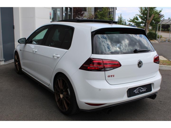 Volkswagen Golf VII GTI — photo 6