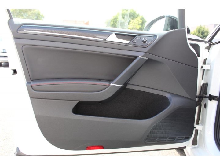 Volkswagen Golf VII GTI — photo 7