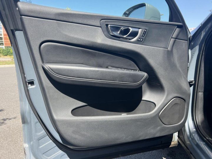 Volvo XC60 — photo 7