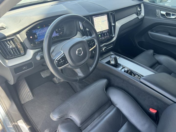 Volvo XC60 — photo 8
