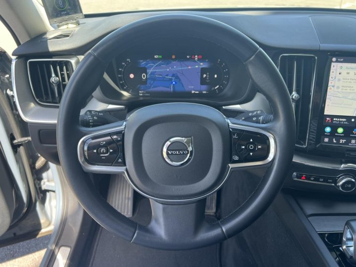 Volvo XC60 — photo 9