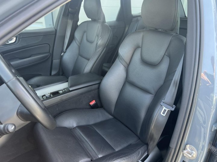 Volvo XC60 — photo 13